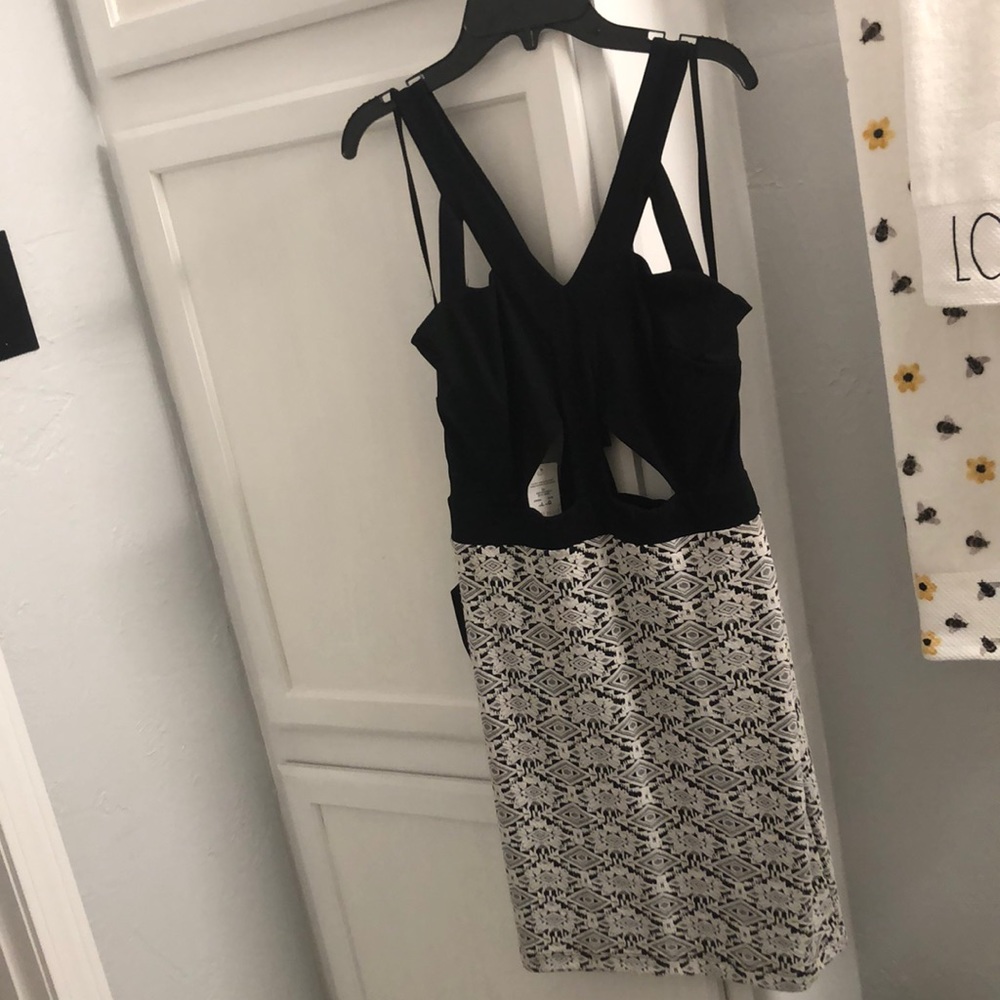 Bebe Black & White Dress Size Large